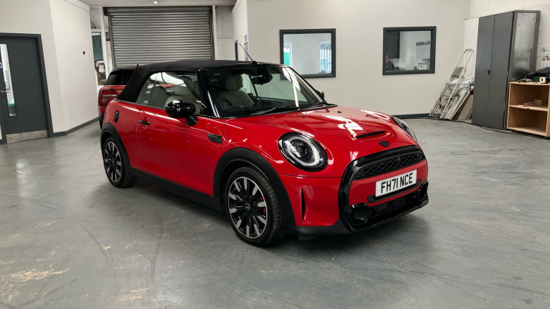 MINI Convertible 2.0 Cooper S Exclusive 2dr Auto [Comfort Pack] Petrol Convertible